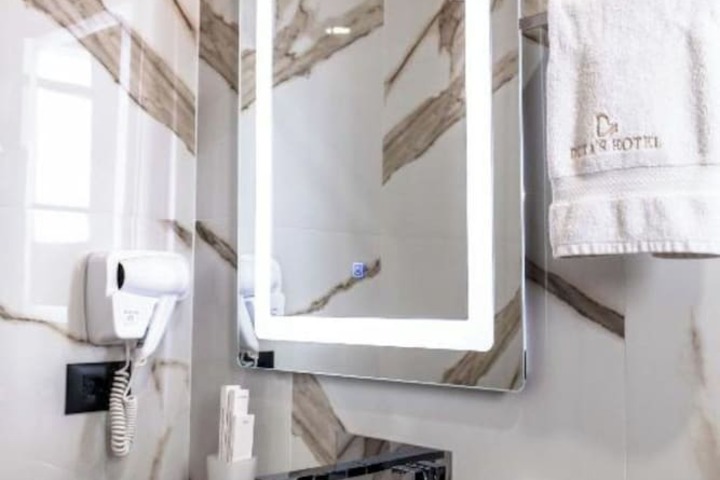 Room 169 of 265