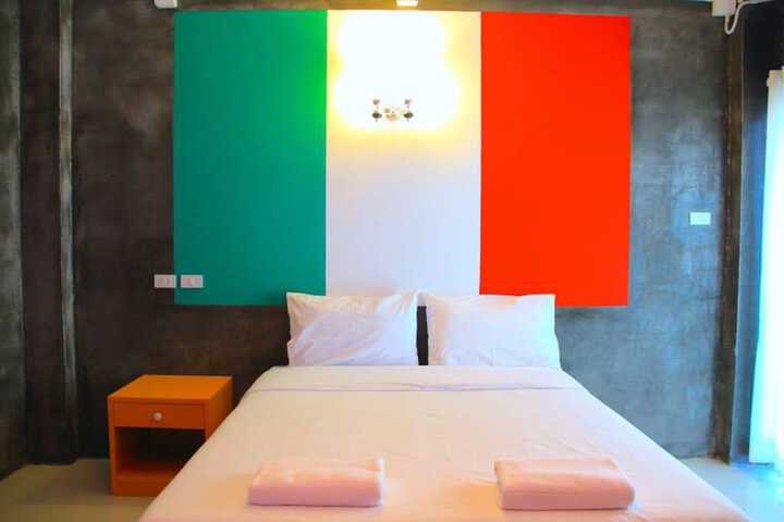 Room 6 of 53
