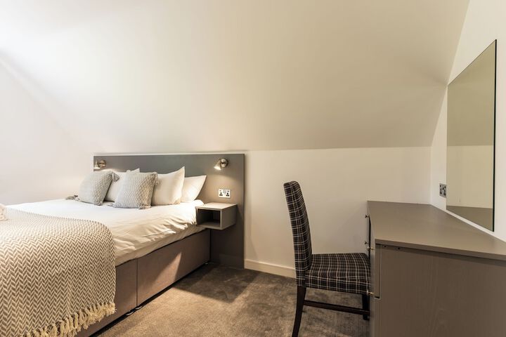 Room 10 of 61
