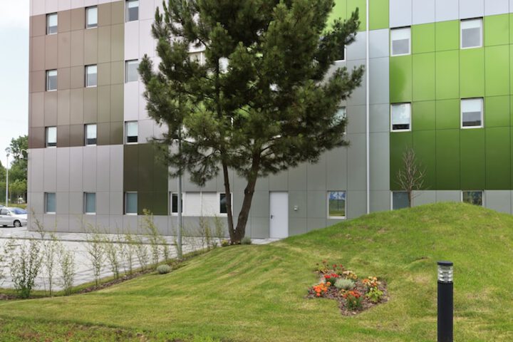 Hotel Exterior 44 of 53