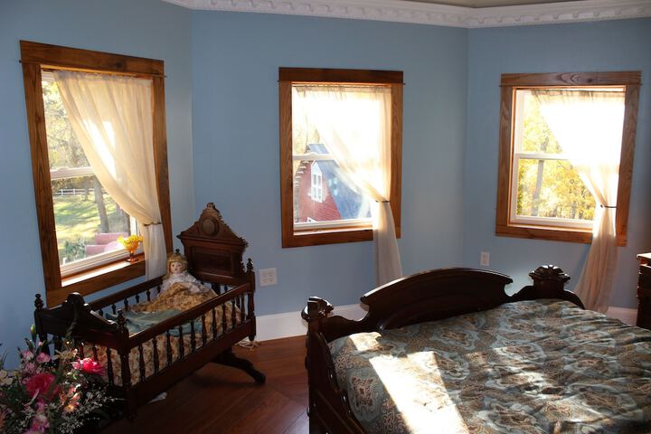Room 6 of 66