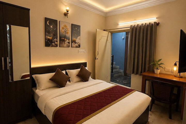 Room 7 of 19