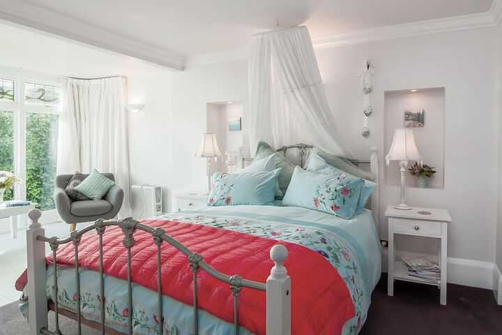 Room 21 of 122