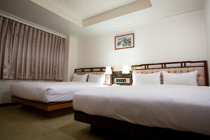 Room 17 of 39