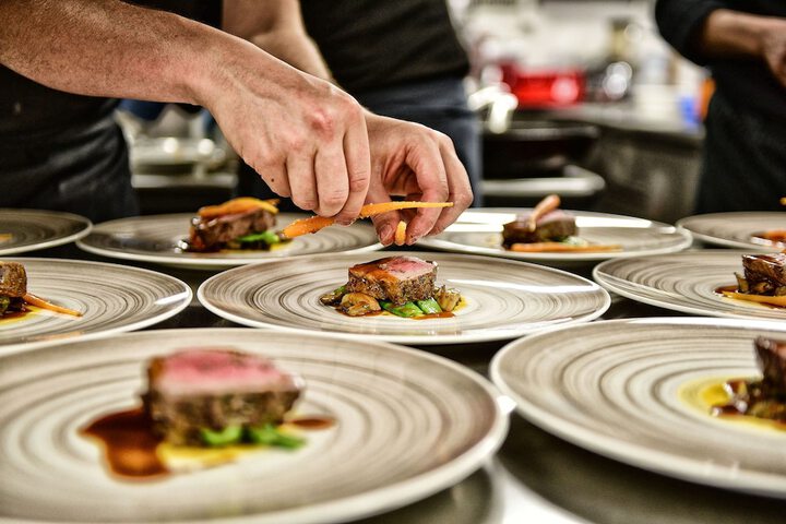 Dining 98 of 136