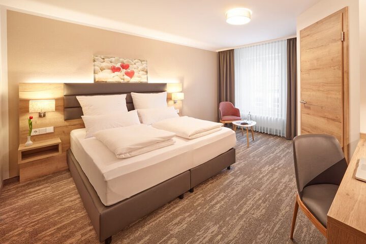 Room 12 of 24
