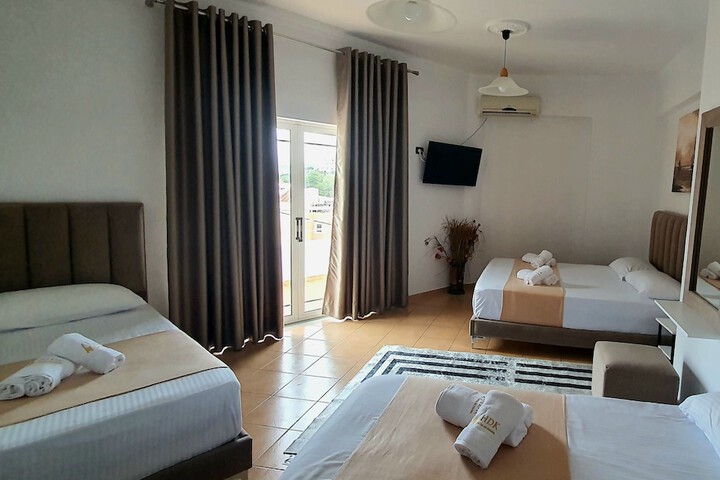 Room 5 of 14