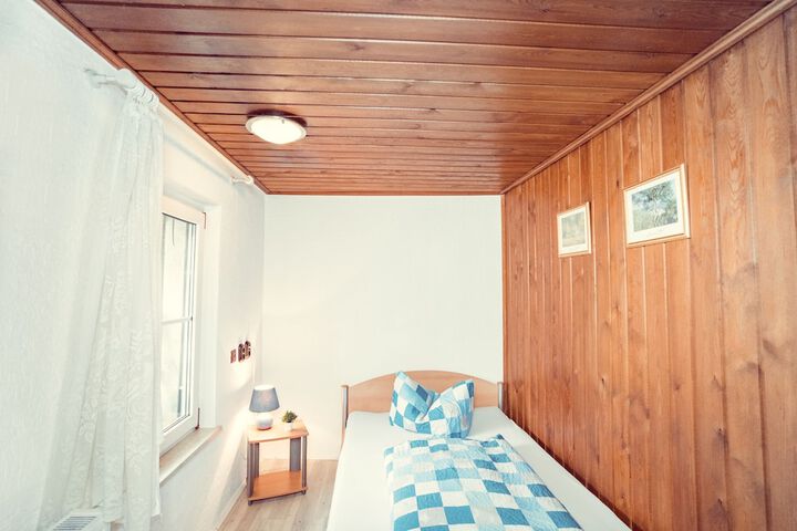 Room 5 of 38