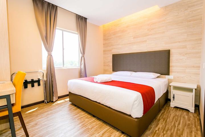 Room 9 of 90