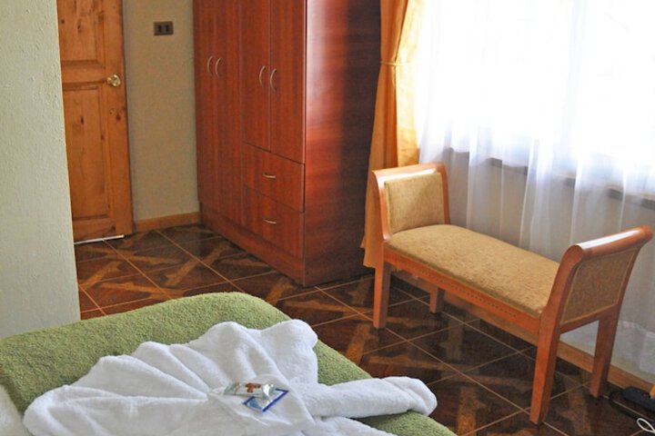 Room 11 of 31
