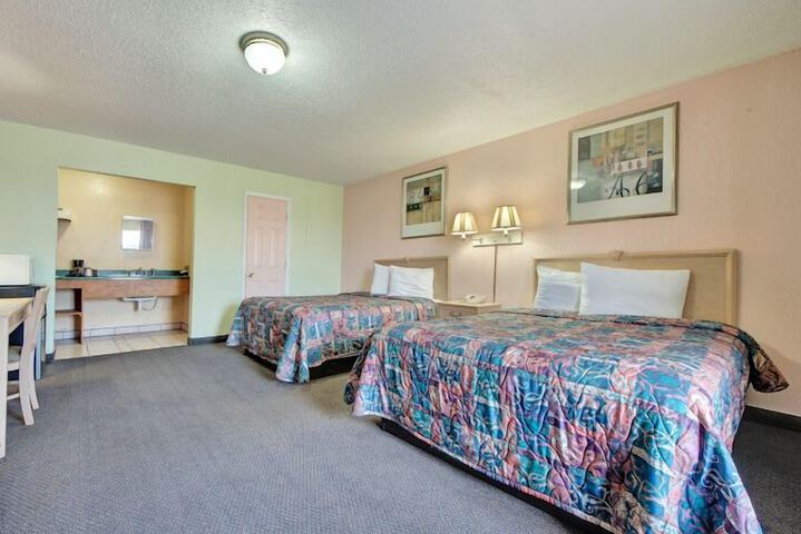 Room 6 of 23