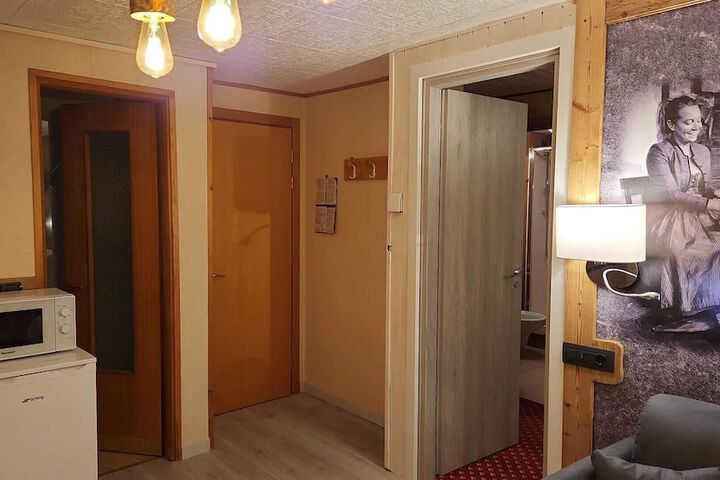 Room 25 of 52