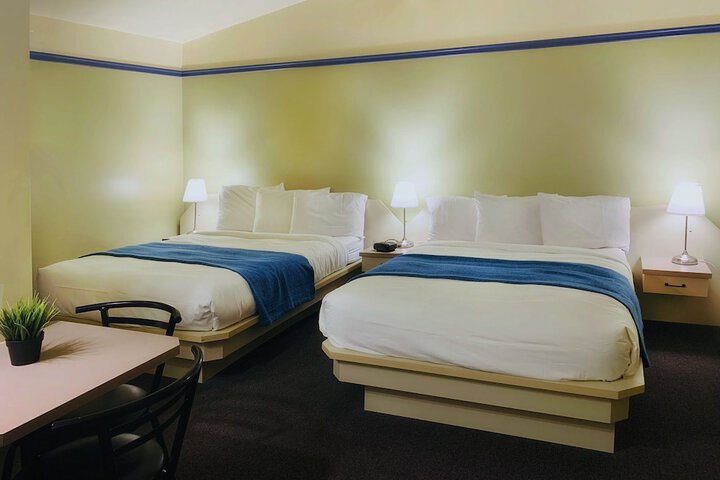 Room 9 of 35