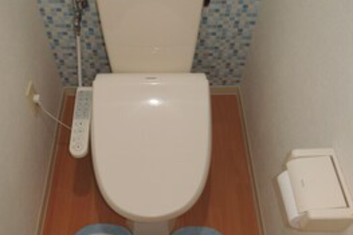 Room 8 of 84