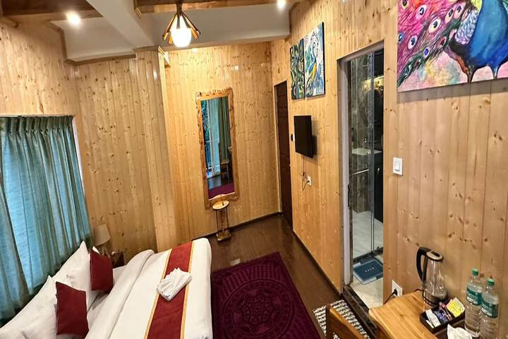 Room 38 of 251