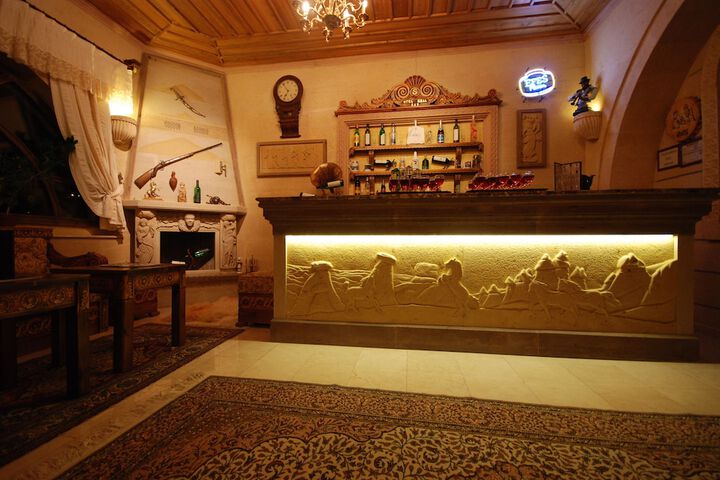 Lounge 17 of 29