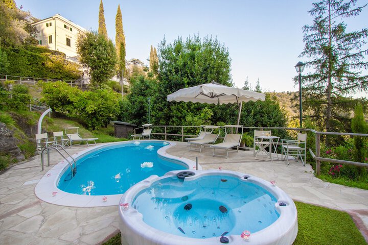 Hotel Pool