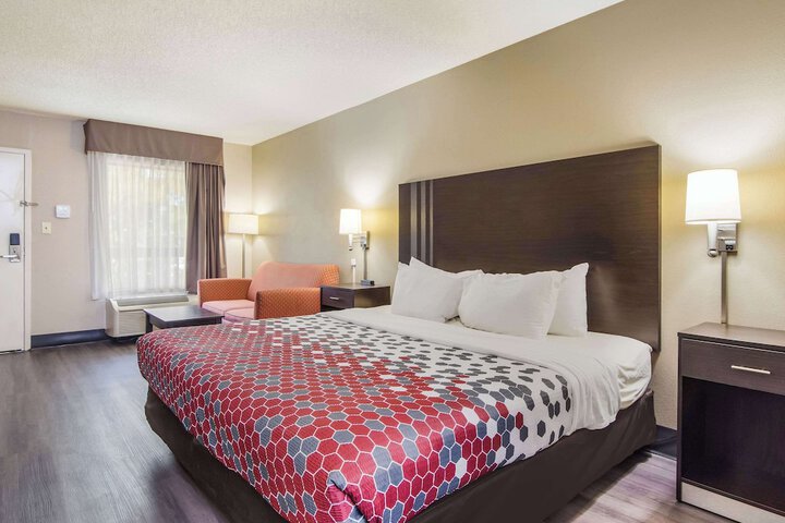 1 King Bed Upgrade (6 of 6)