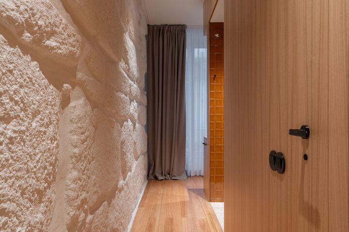 Room 35 of 72