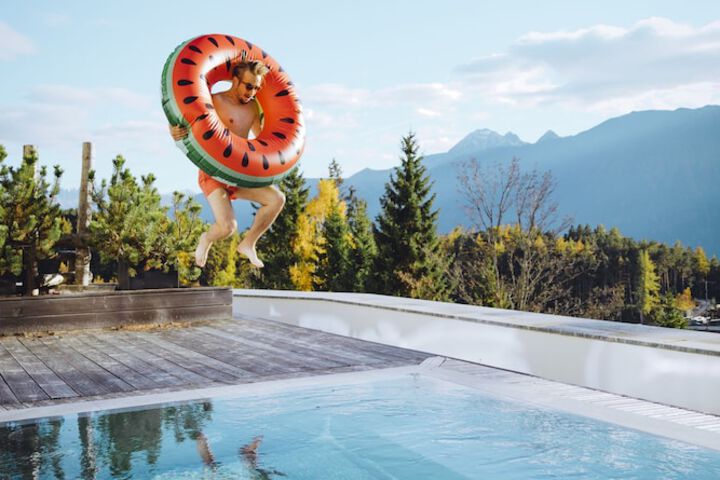 Hotel Pool