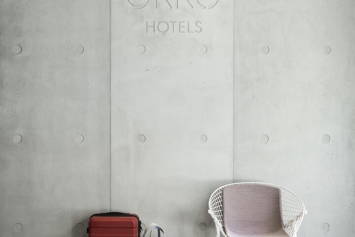 Entrance & Lobby