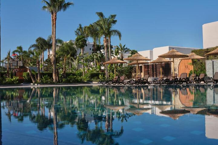 Atlantica Oasis Hotel