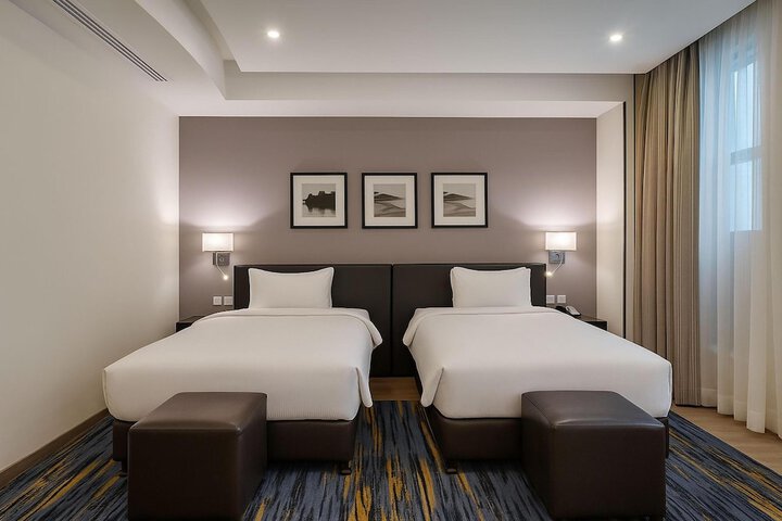 Room 25 of 106