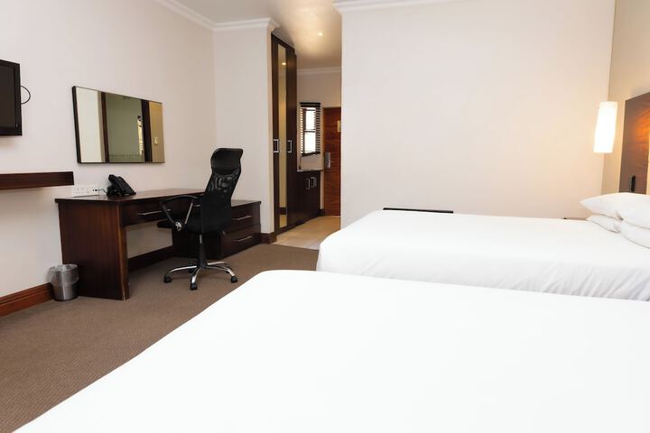 Room 26 of 74