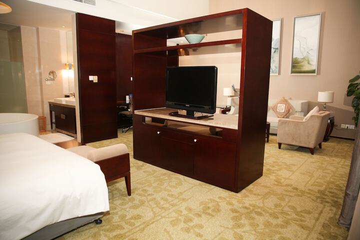 Room 14 of 44