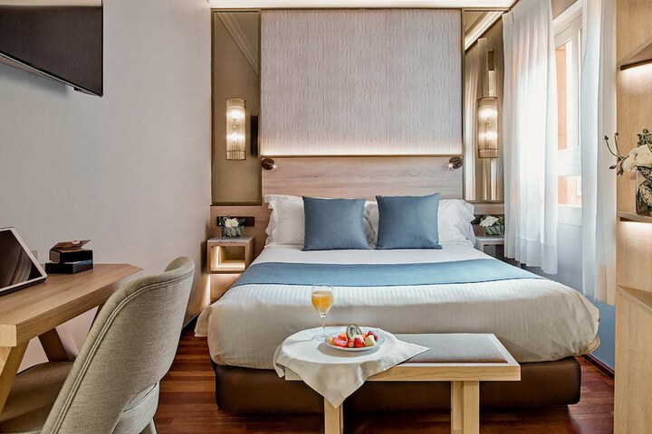 Room 27 of 54