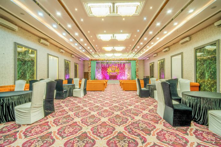 Ballroom/Hall 64 of 93