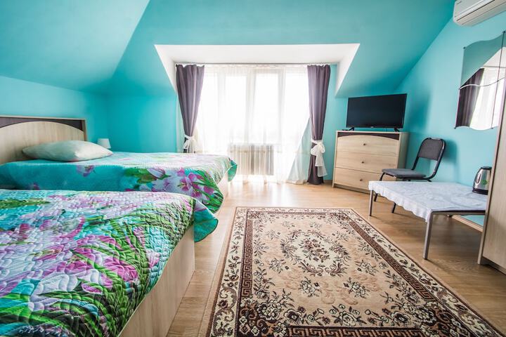 Room 35 of 69