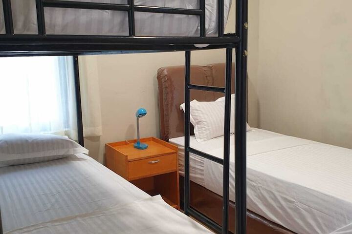 Room 5 of 18