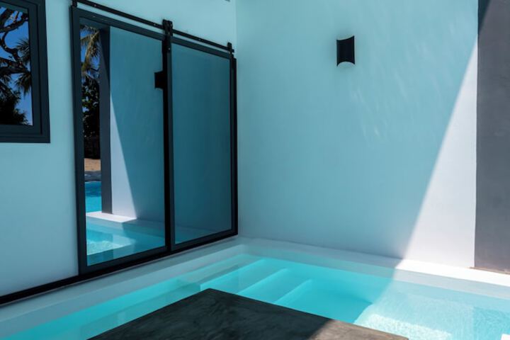 Pool 38 of 75