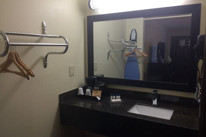 Bathroom sink