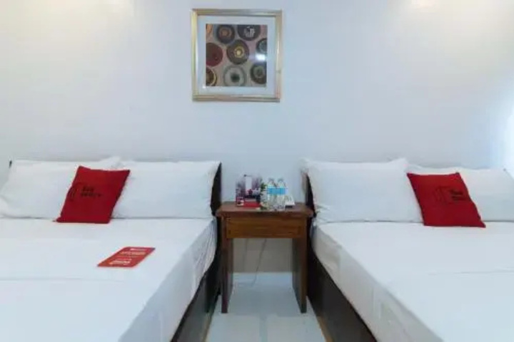 Room 2 of 10