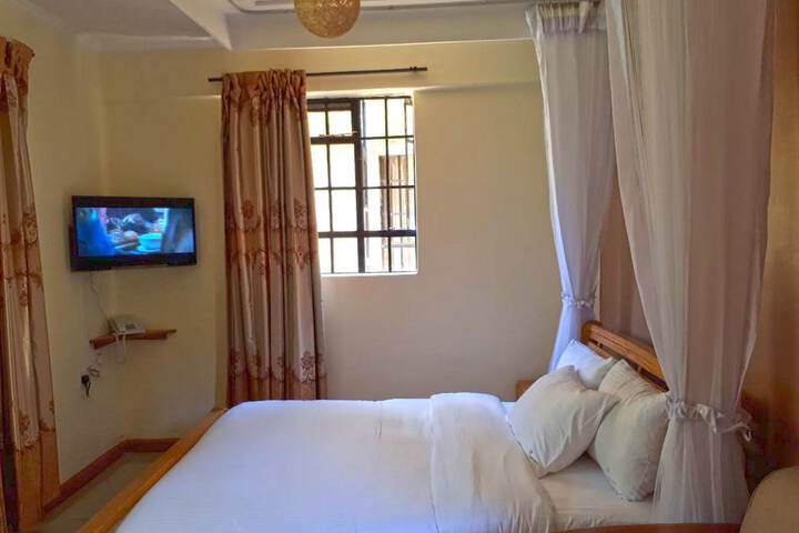 Room 7 of 32