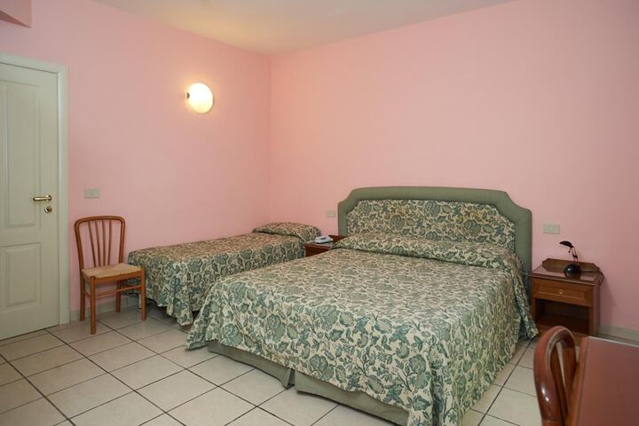 Room 11 of 44