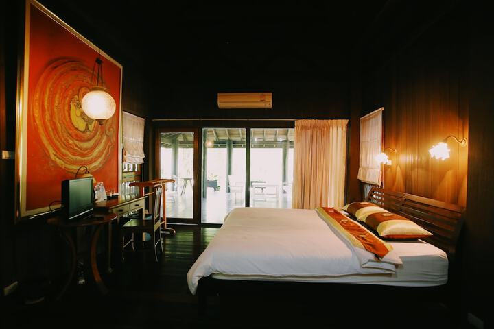 Room 8 of 67