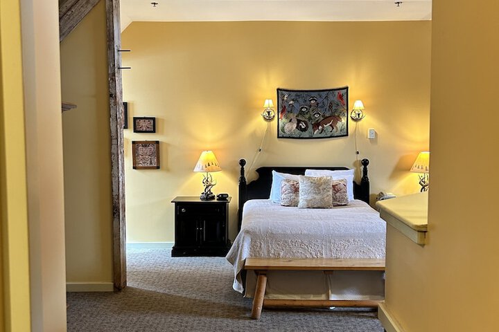 Room 82 of 259
