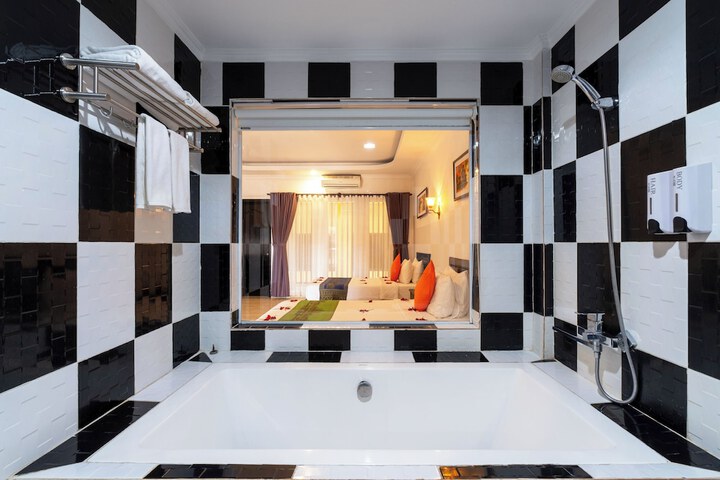 Room 46 of 65