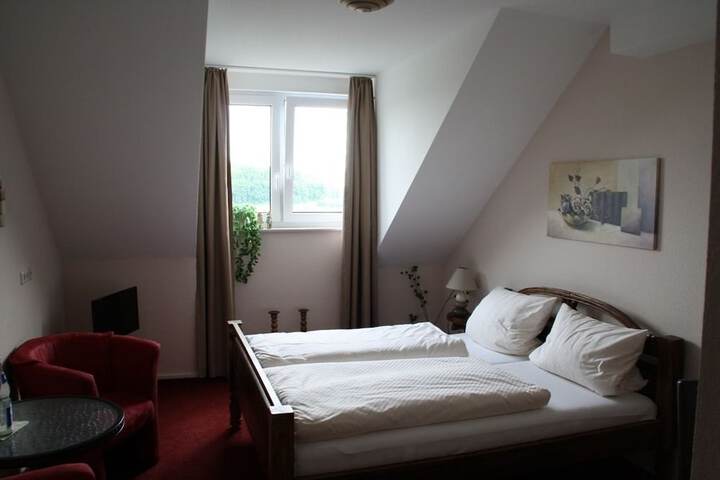 Room 6 of 68