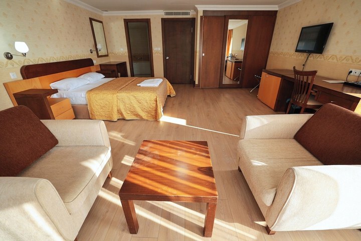 Room 12 of 41