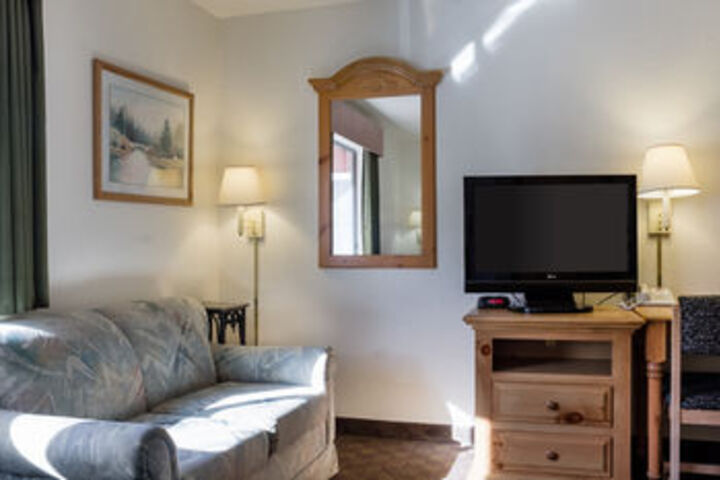 Room 53 of 65