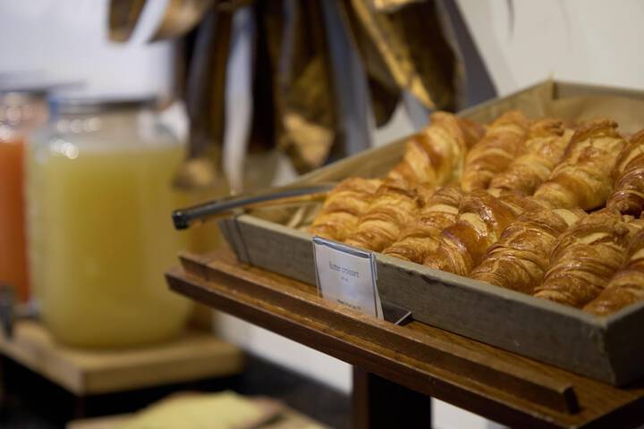 Breakfast/Coffee Service 73 of 120