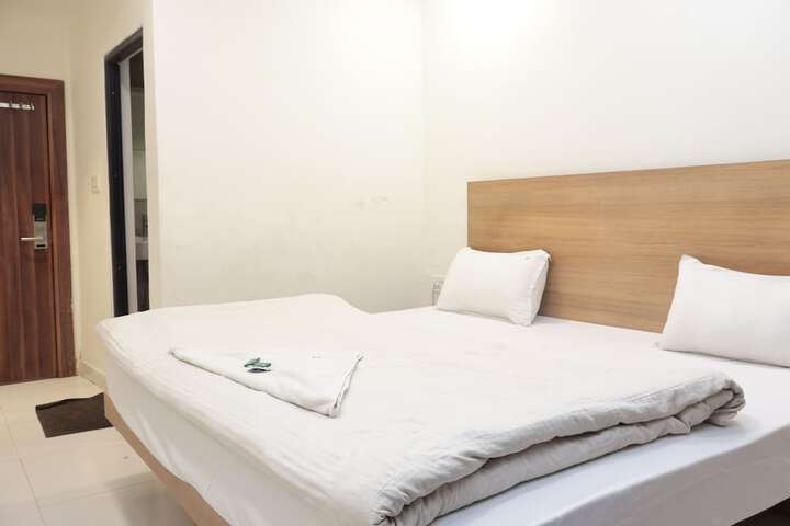 Room 7 of 15