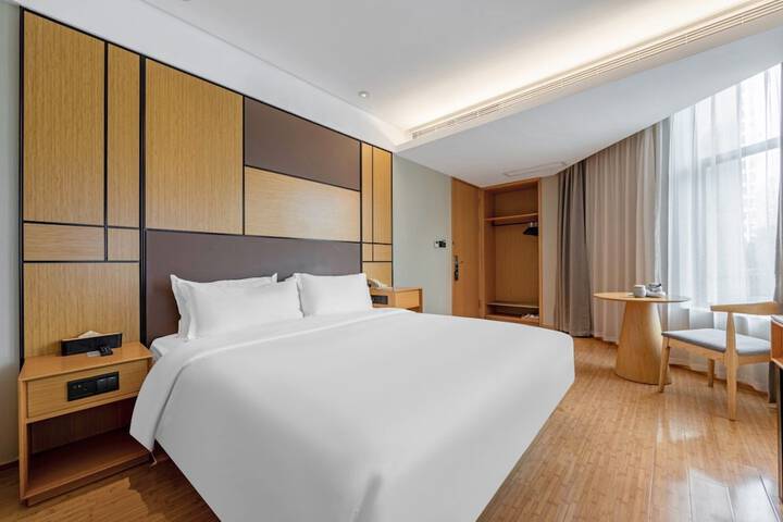 Room 9 of 51