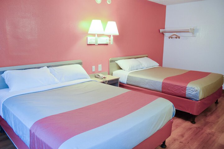 2 Queen Beds (3 of 14)