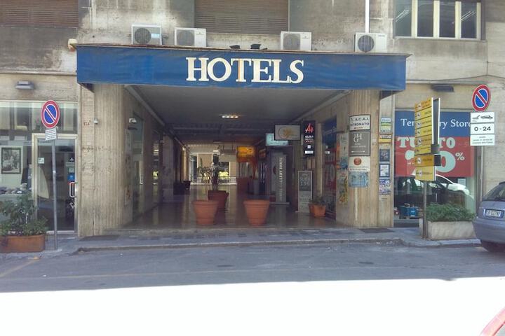 Hotel 37 of 38