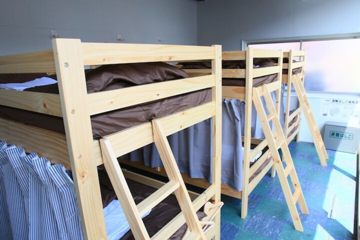 Room 9 of 42